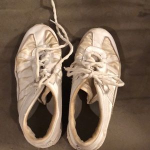 Cheer shoes—Nfinity